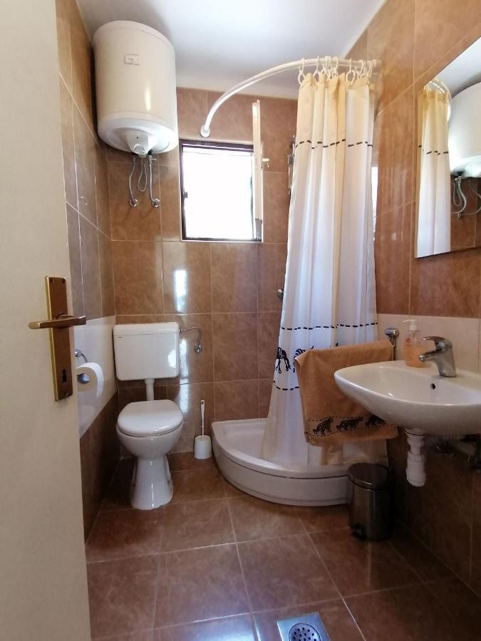 Apartment Borovi With Terrace And Parking Podaca Exterior photo